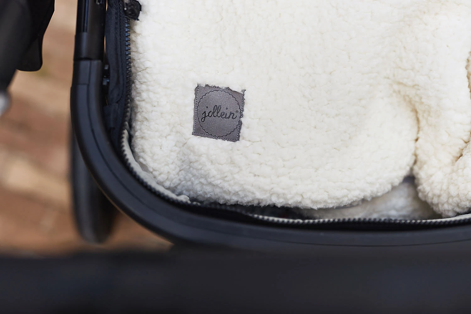 Jollein Fußsack Für Kinderwagen Und Babyschal, Teddy Cream White 6 Jollein Fußsack Für Kinderwagen Und Babyschal, Teddy Cream White – Bild 4