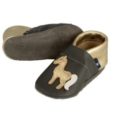 Krabbelschuhe / Lederpuschen Mit Pferd In Grau / Gold 8 Krabbelschuhe / Lederpuschen Mit Pferd In Grau / Gold -Babyprodukte Laden pantau its a small world krabbelschuhe lederpuschen mit pferd in grau gold 2